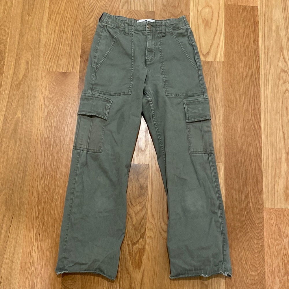 Hollister green cargo pants